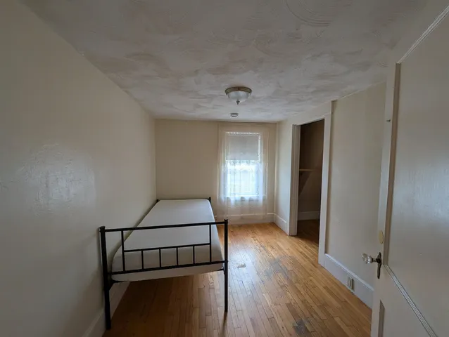 $2,495 | 30 Pleasant Street, Bristol, NH 03222