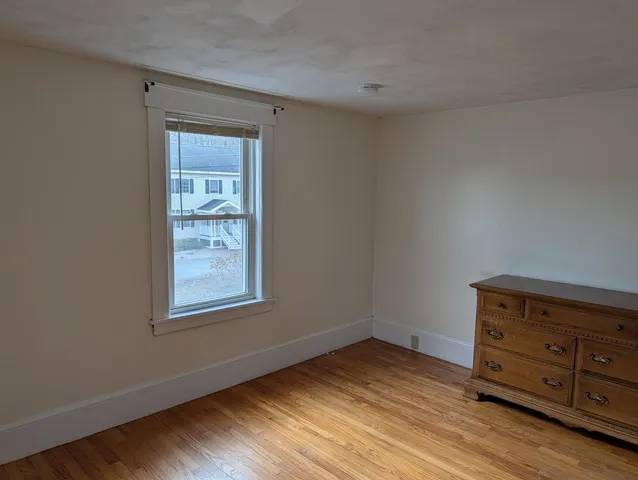 $2,495 | 30 Pleasant Street, Bristol, NH 03222