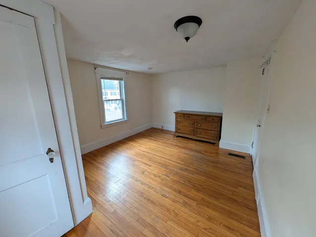 $2,495 | 30 Pleasant Street, Bristol, NH 03222