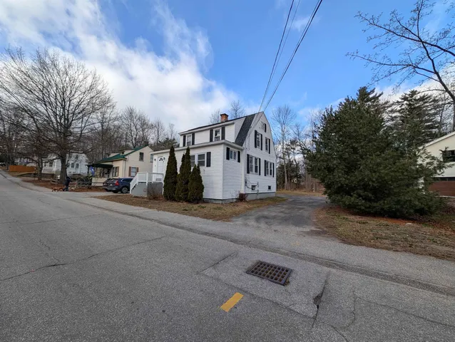 $2,495 | 30 Pleasant Street, Bristol, NH 03222