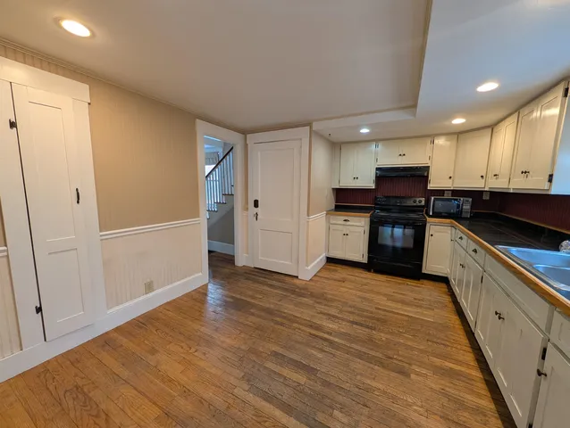 $2,495 | 30 Pleasant Street, Bristol, NH 03222