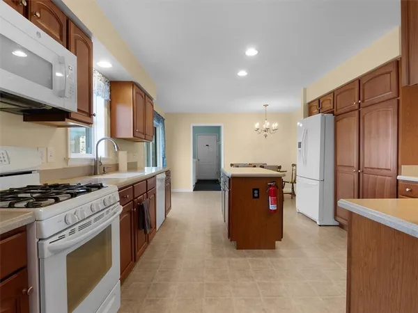 $374,900 | 6624 Tuckahoe Road, Williamson, NY 14589