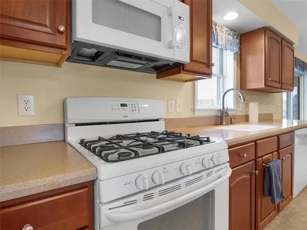 $374,900 | 6624 Tuckahoe Road, Williamson, NY 14589