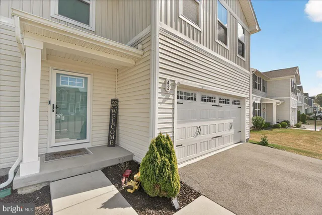 a view of a back yard of the house