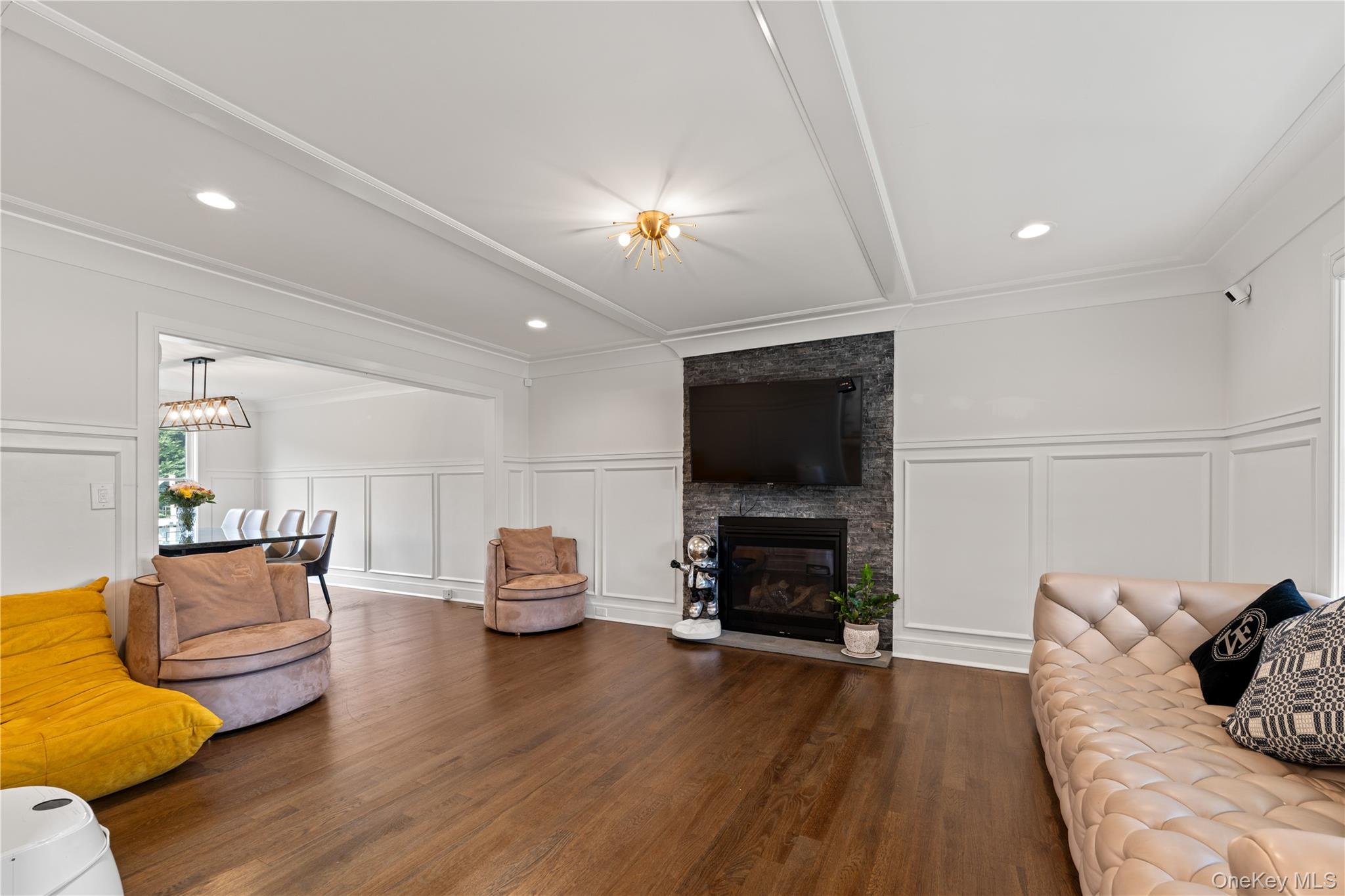 79 Joyce Road Plainview, NY 11803 - Photo 12 of 22