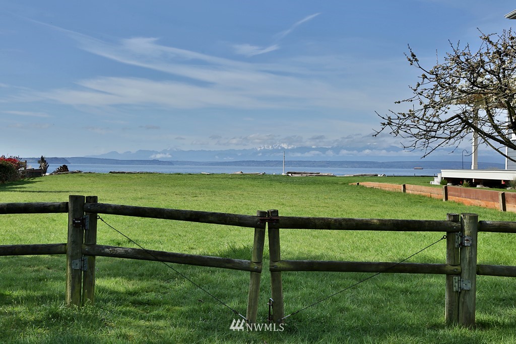 5884 Mutiny Bay Road Freeland, WA 98249 - Photo 4 of 7