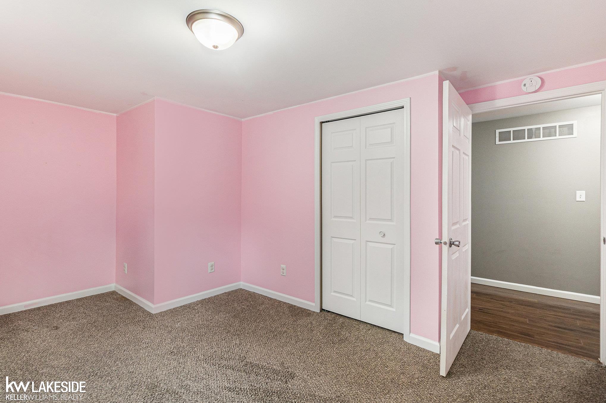 1190 Adams Road Burton, MI 48509 - Photo 18 of 29 50124136-17.JPG