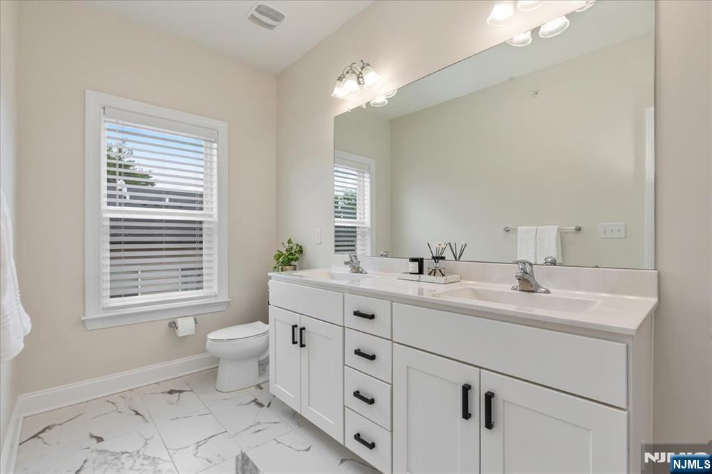 102 Abbe Road Little Falls, NJ 07424 - Photo 13 of 30