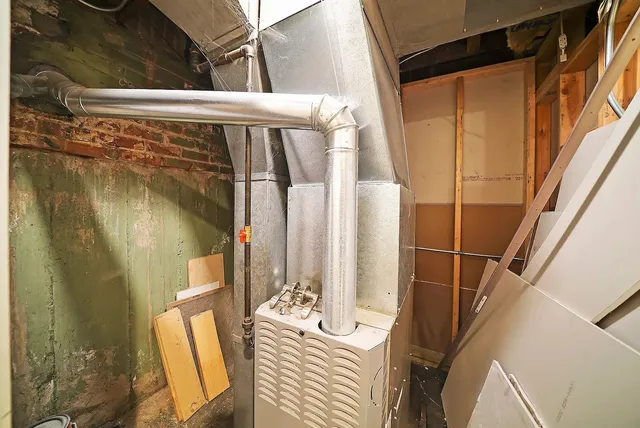 $375,000 | 5700 South Neenah Avenue, Chicago, IL 60638