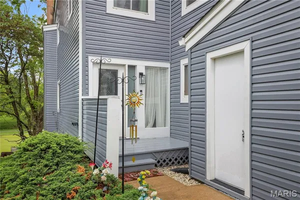 $299,500 | 1021 Fairways Drive, Unit 1, Lake St. Louis, MO 63367