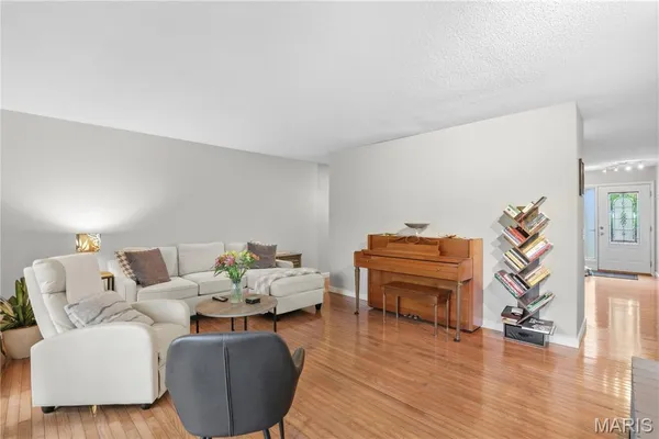 $299,500 | 1021 Fairways Drive, Unit 1, Lake St. Louis, MO 63367