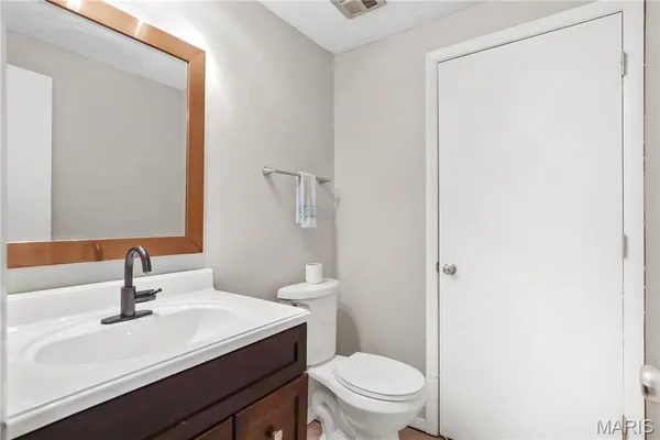 $299,500 | 1021 Fairways Drive, Unit 1, Lake St. Louis, MO 63367