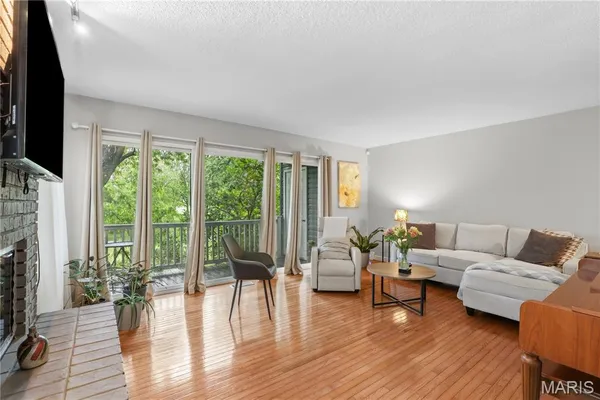 $299,500 | 1021 Fairways Drive, Unit 1, Lake St. Louis, MO 63367