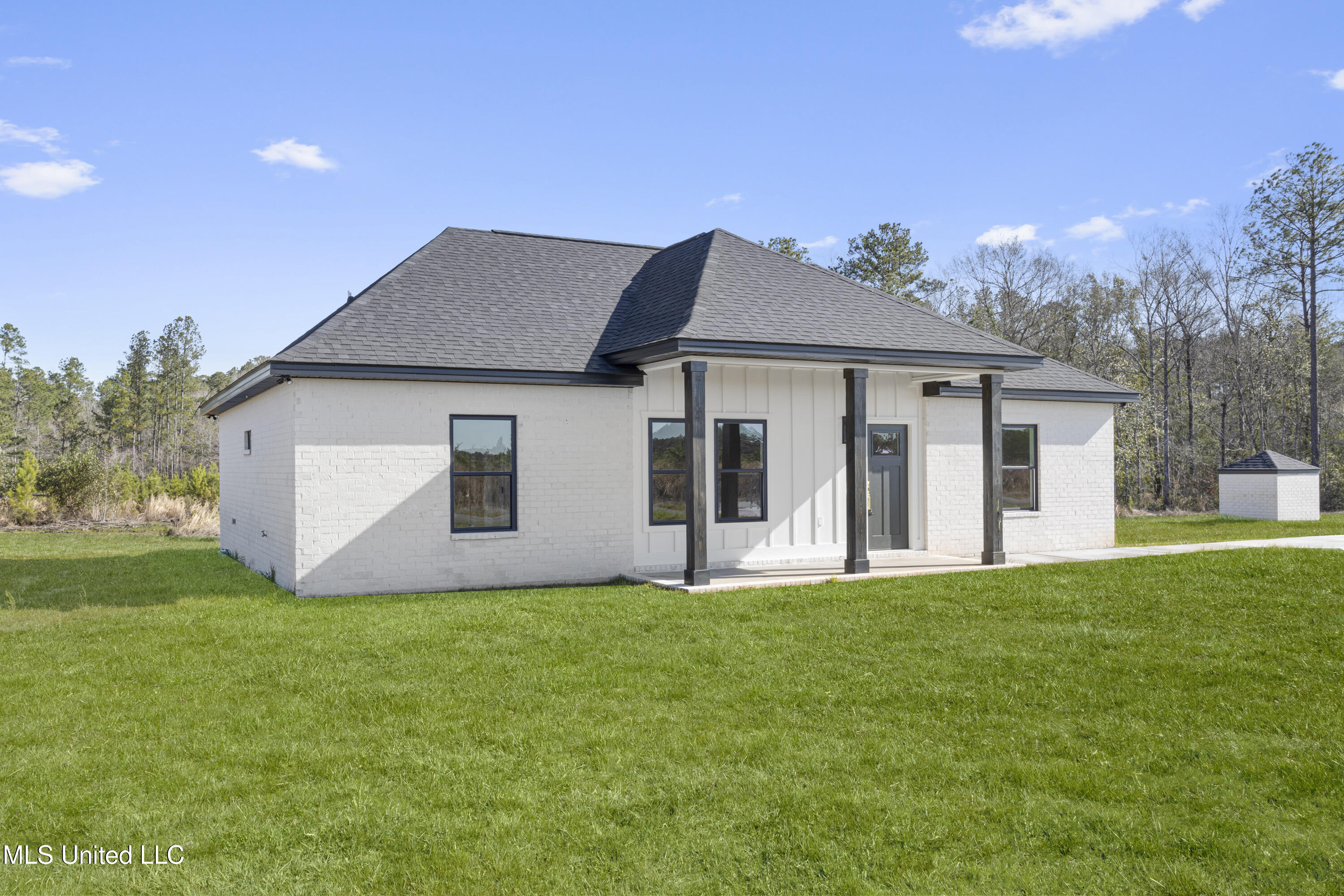 112 Moore Road Perkinston, MS 39573 - Photo 2 of 30 002