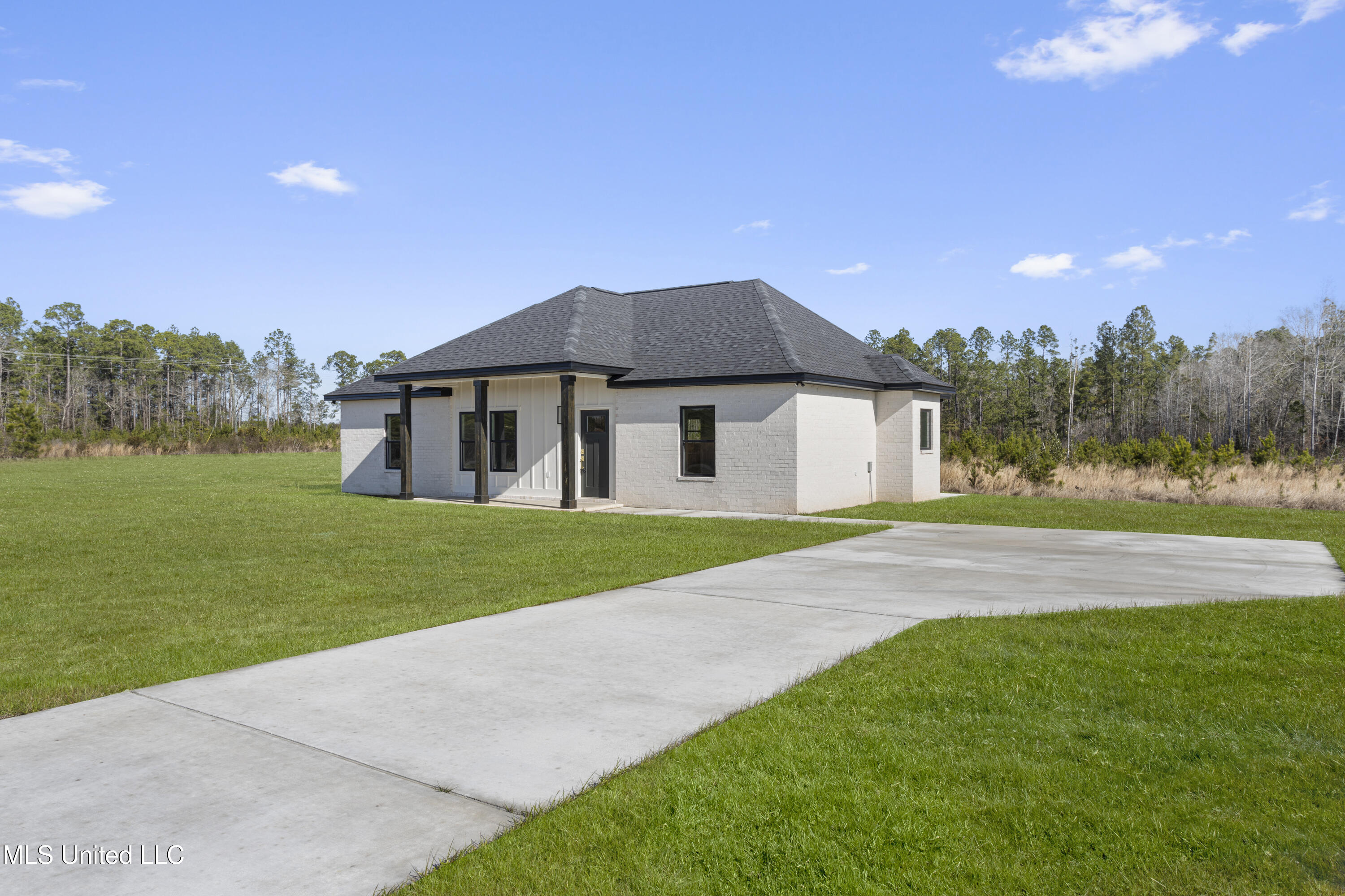 112 Moore Road Perkinston, MS 39573 - Photo 3 of 30 003