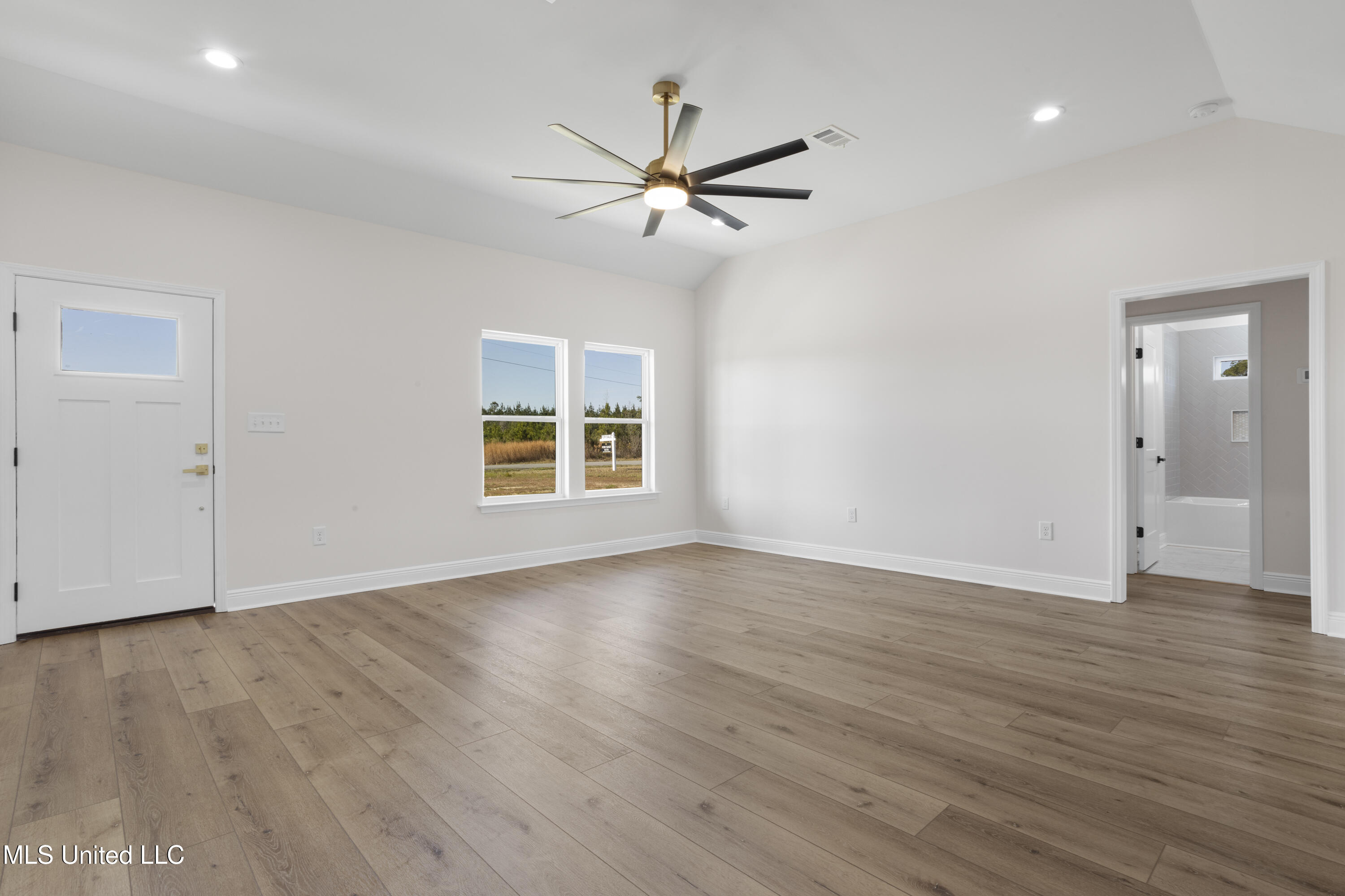 112 Moore Road Perkinston, MS 39573 - Photo 5 of 30 005
