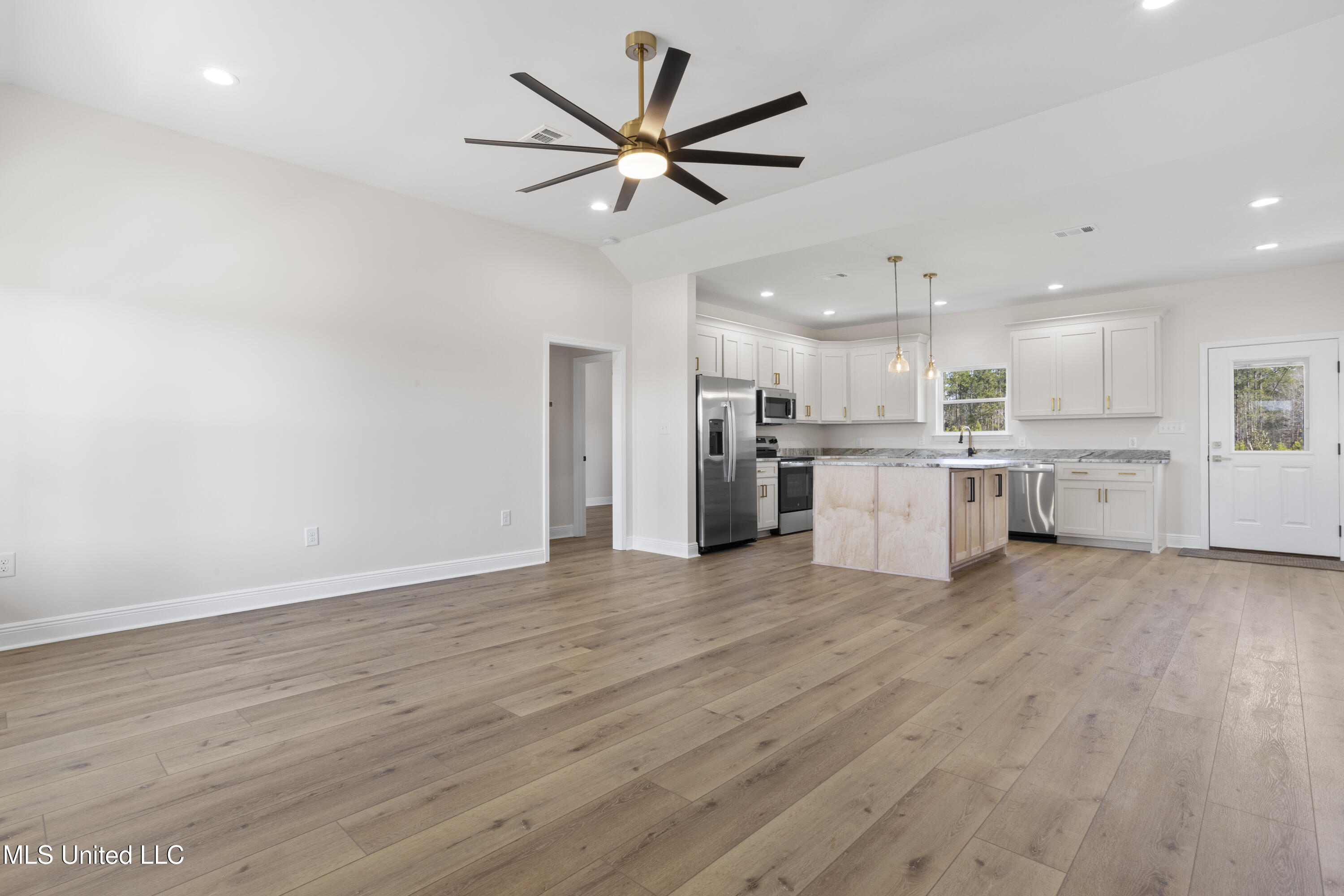 112 Moore Road Perkinston, MS 39573 - Photo 7 of 30 007