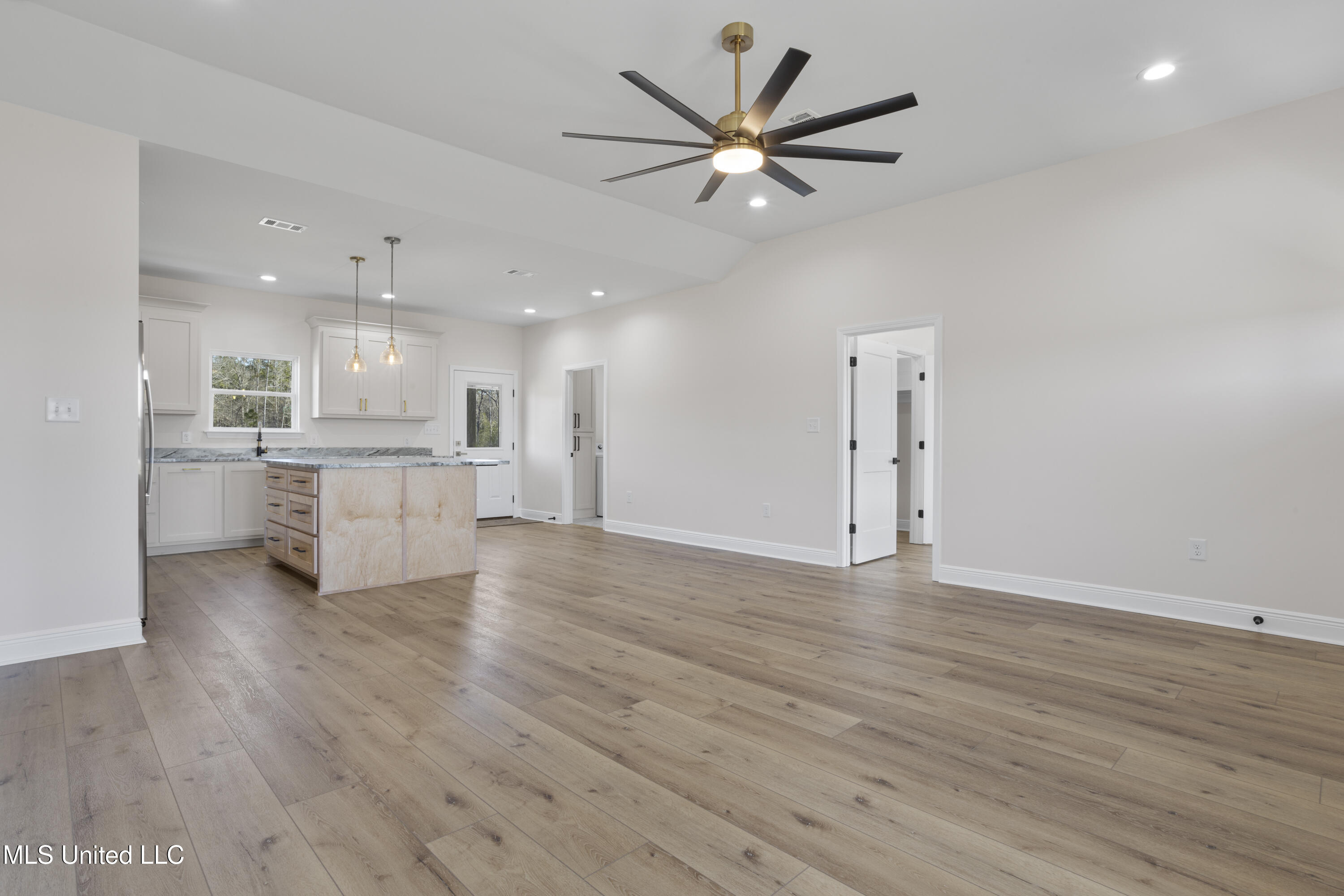112 Moore Road Perkinston, MS 39573 - Photo 8 of 30 008