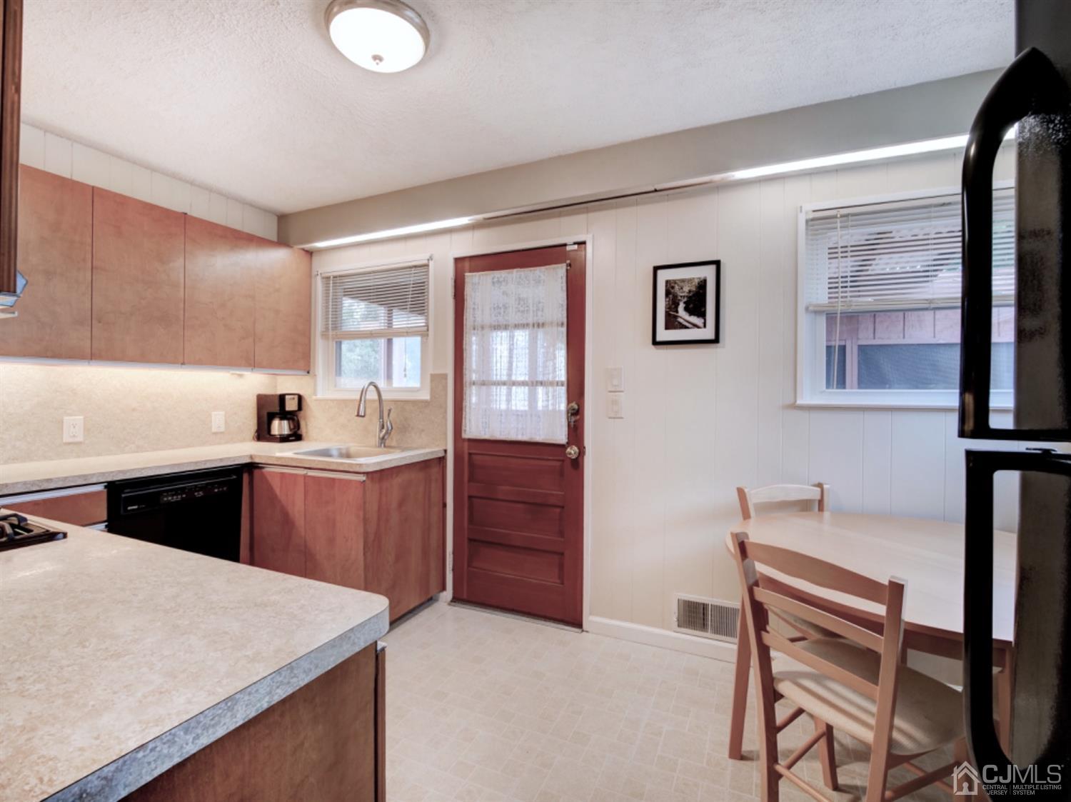 4 Kendall Road East Brunswick, NJ 08816 - Photo 17 of 23 Gallery Image 17