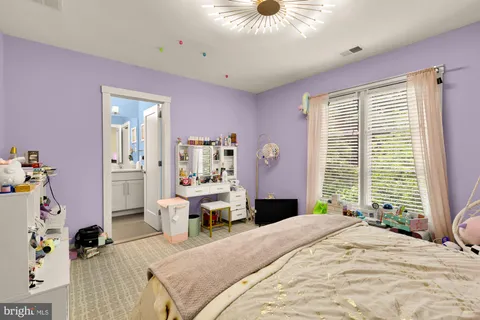 $2,750,000 | 3701-38 38th Street North, Arlington, VA 22207