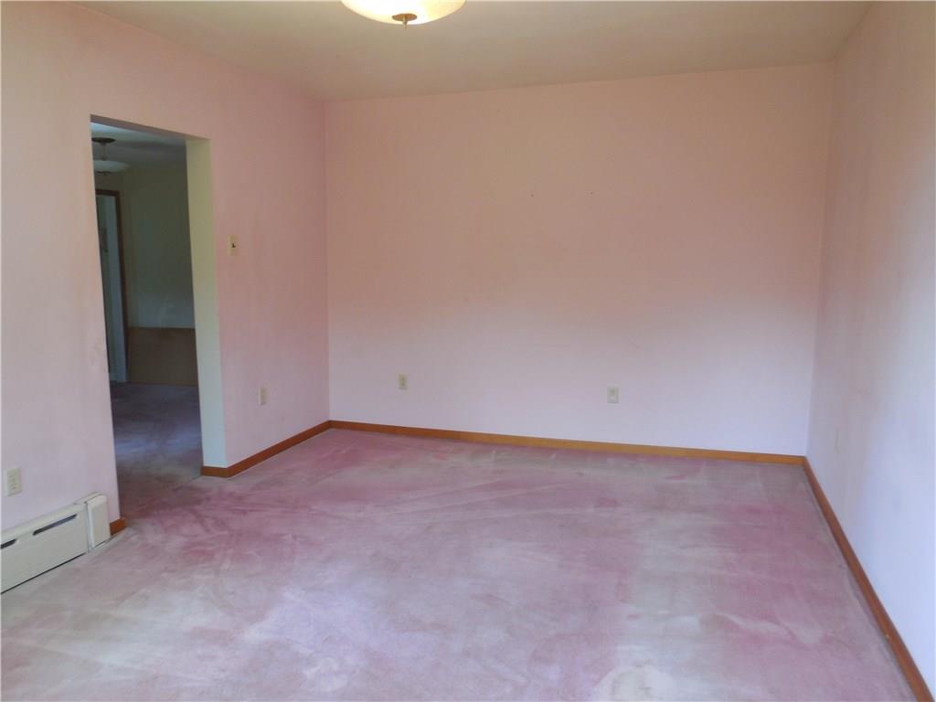 609 Sycamore Rd Extension Sewickley, PA 15143 - Photo 6 of 21 Entrance into living room.