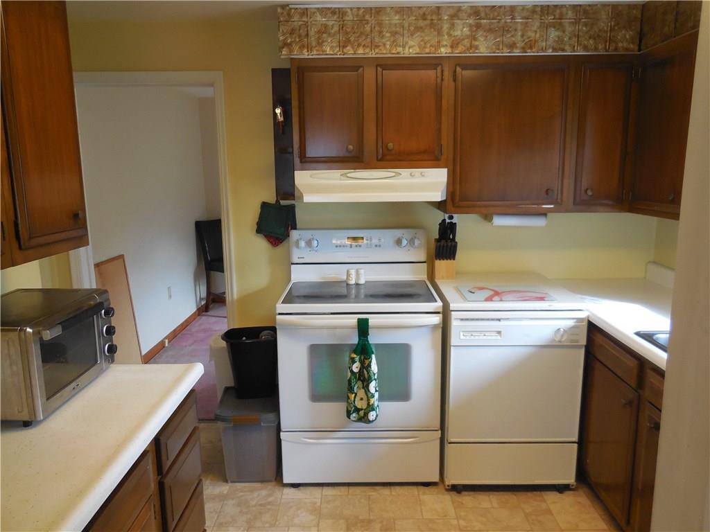 609 Sycamore Rd Extension Sewickley, PA 15143 - Photo 8 of 21 Room for expansion into next room.