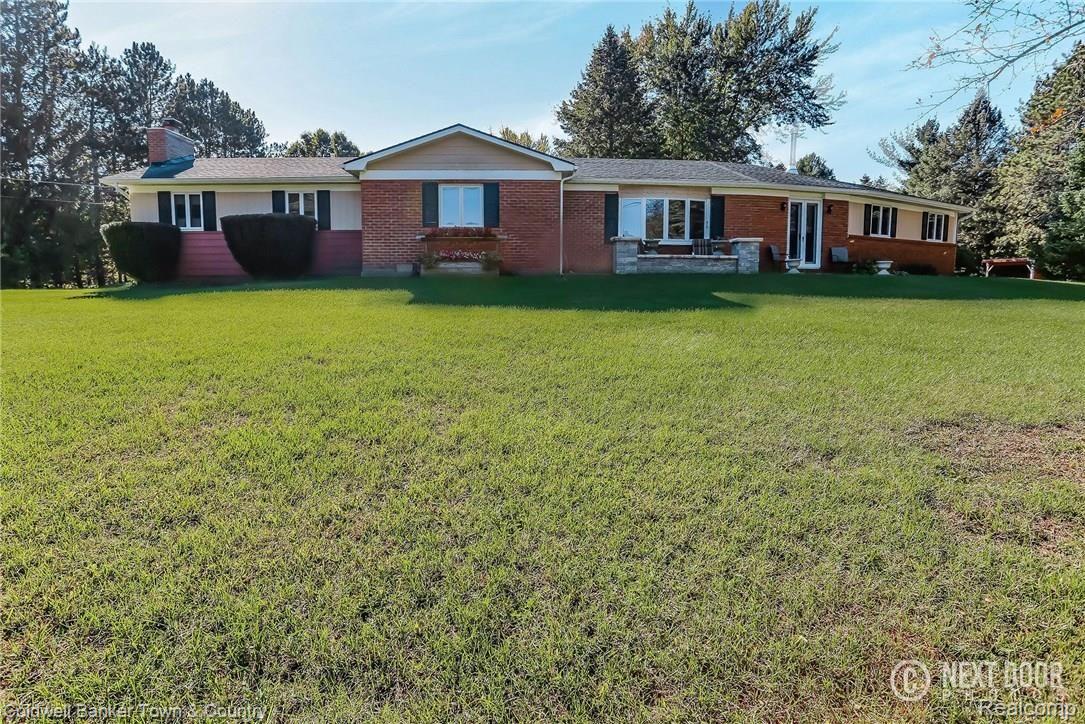 360 East Schafer Road Pinckney, MI 48169 - Photo 1 of 1 360 East Schafer Front View