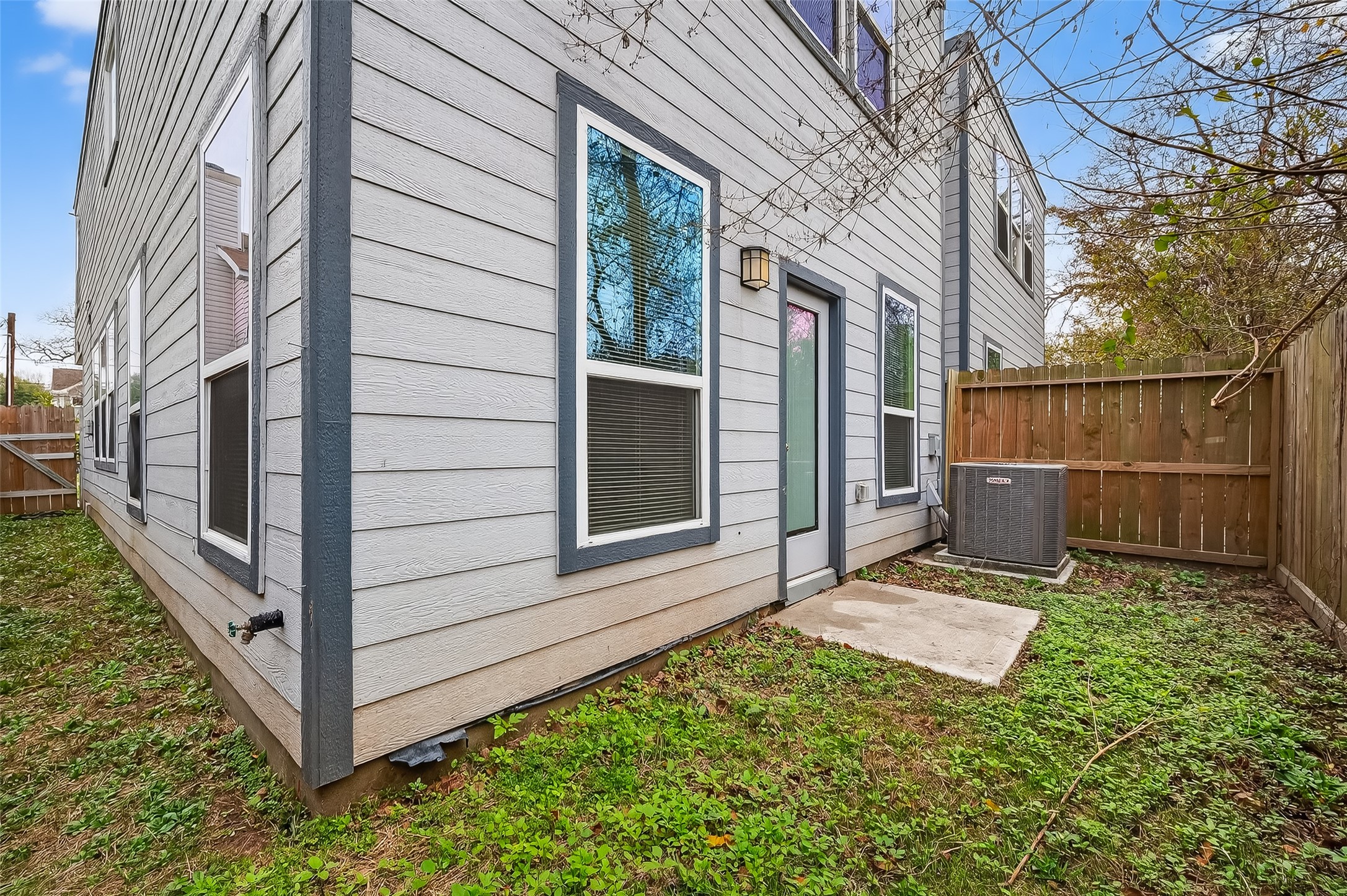 1411 Featherstone Street, Unit B Houston, TX 77020 - Photo 32 of 32 a view of backyard with a garden and stairs