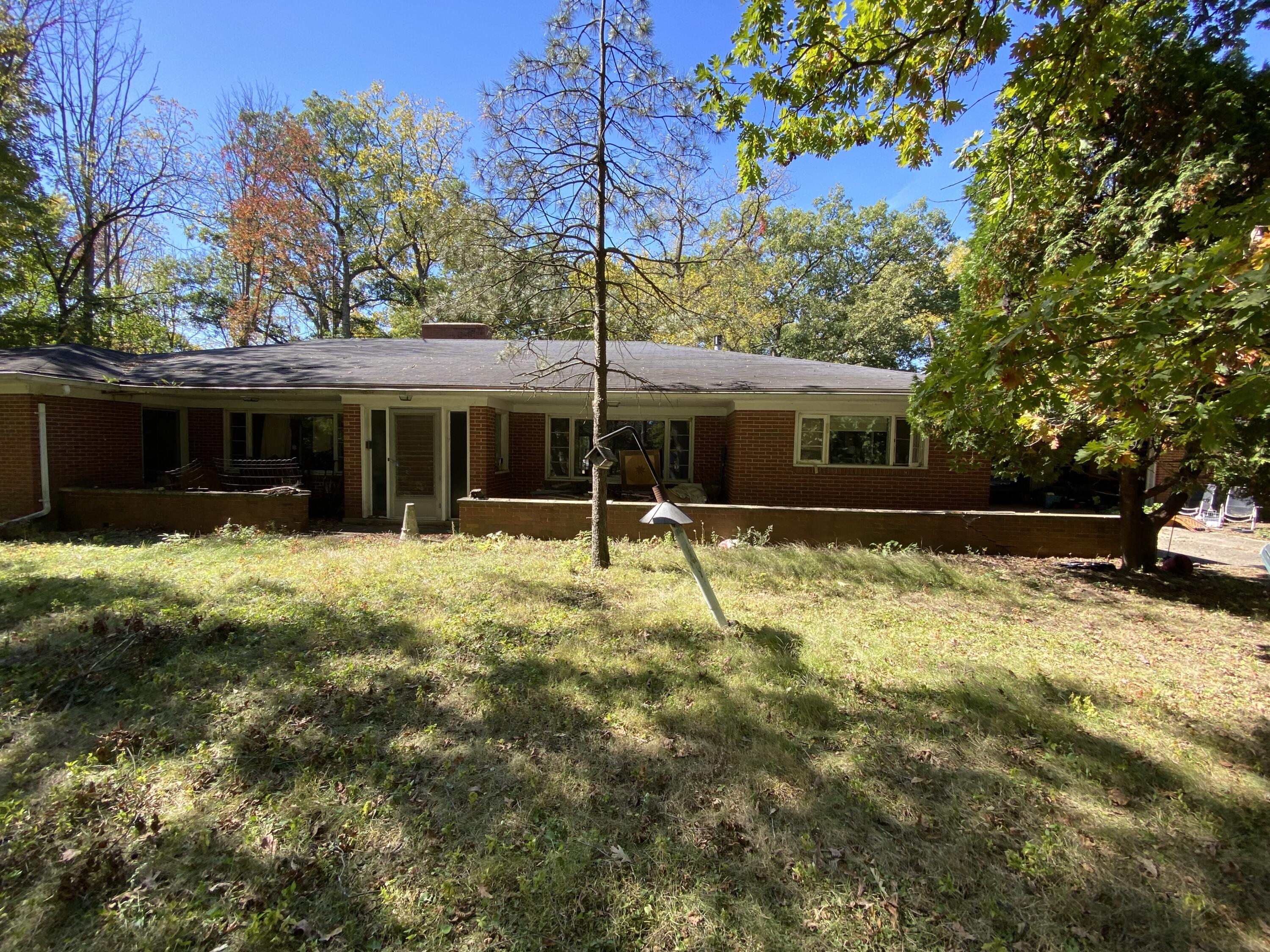 345 South Bird Road Springfield, OH 45505 - Photo 2 of 12
