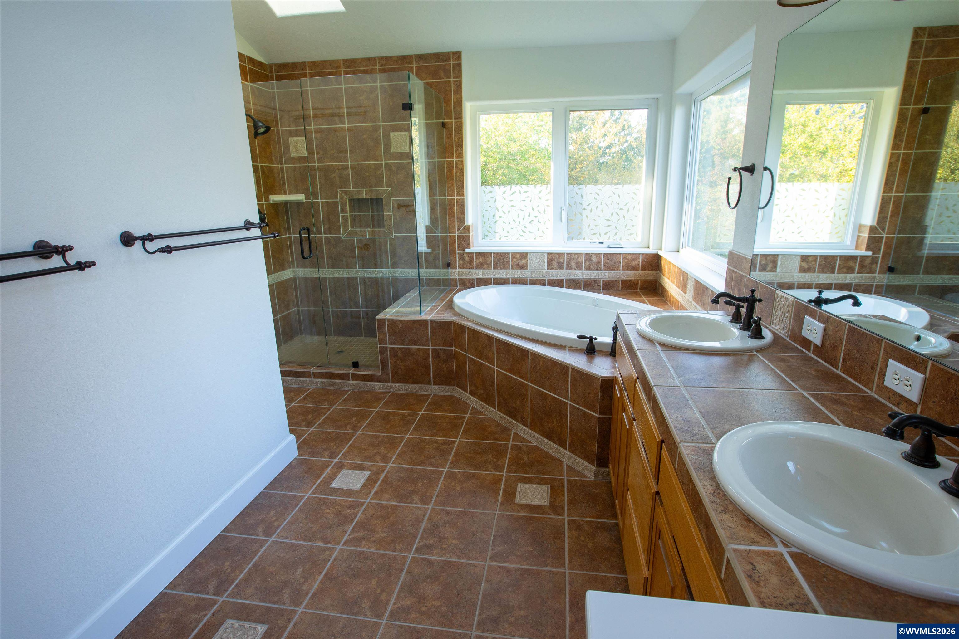 2075 Northwest Violet Avenue Albany, OR 97321 - Photo 17 of 34