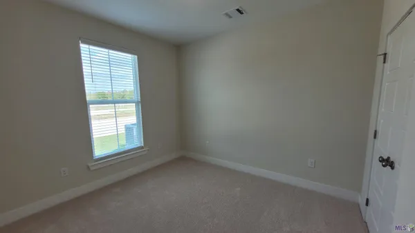 $1,950 | 5631 Emmie Drive, Zachary, LA 70791