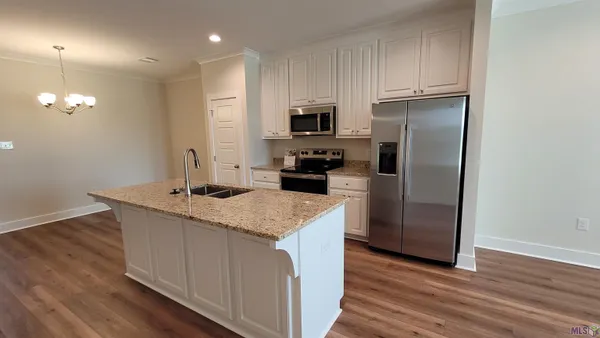 $1,950 | 5631 Emmie Drive, Zachary, LA 70791