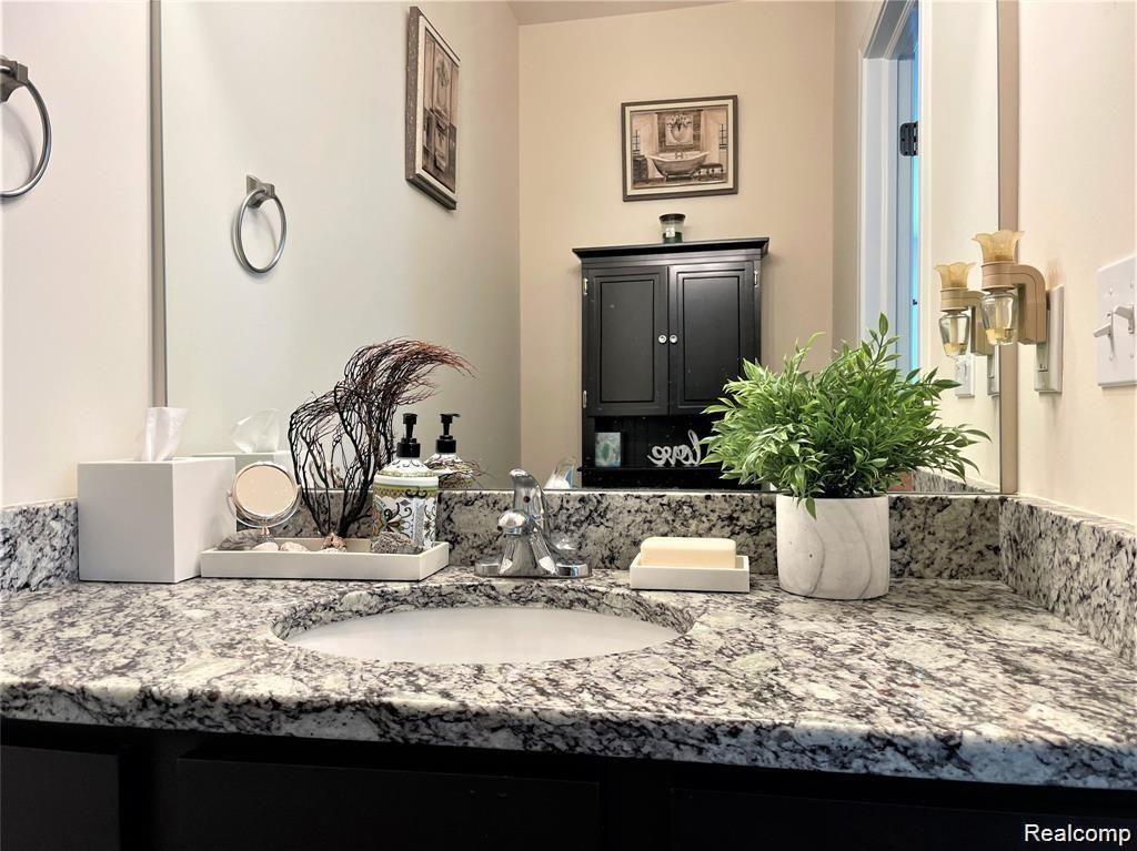 2659 Harvard Road, Unit 16 Berkley, MI 48072 - Photo 8 of 22 8.jpeg