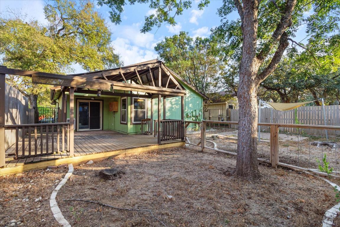 8102 Treehouse Lane Austin, TX 78749 - Photo 3 of 11