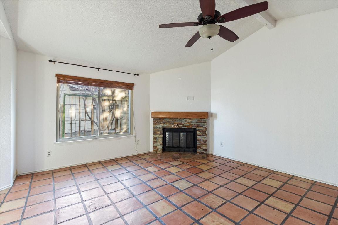 8102 Treehouse Lane Austin, TX 78749 - Photo 5 of 11