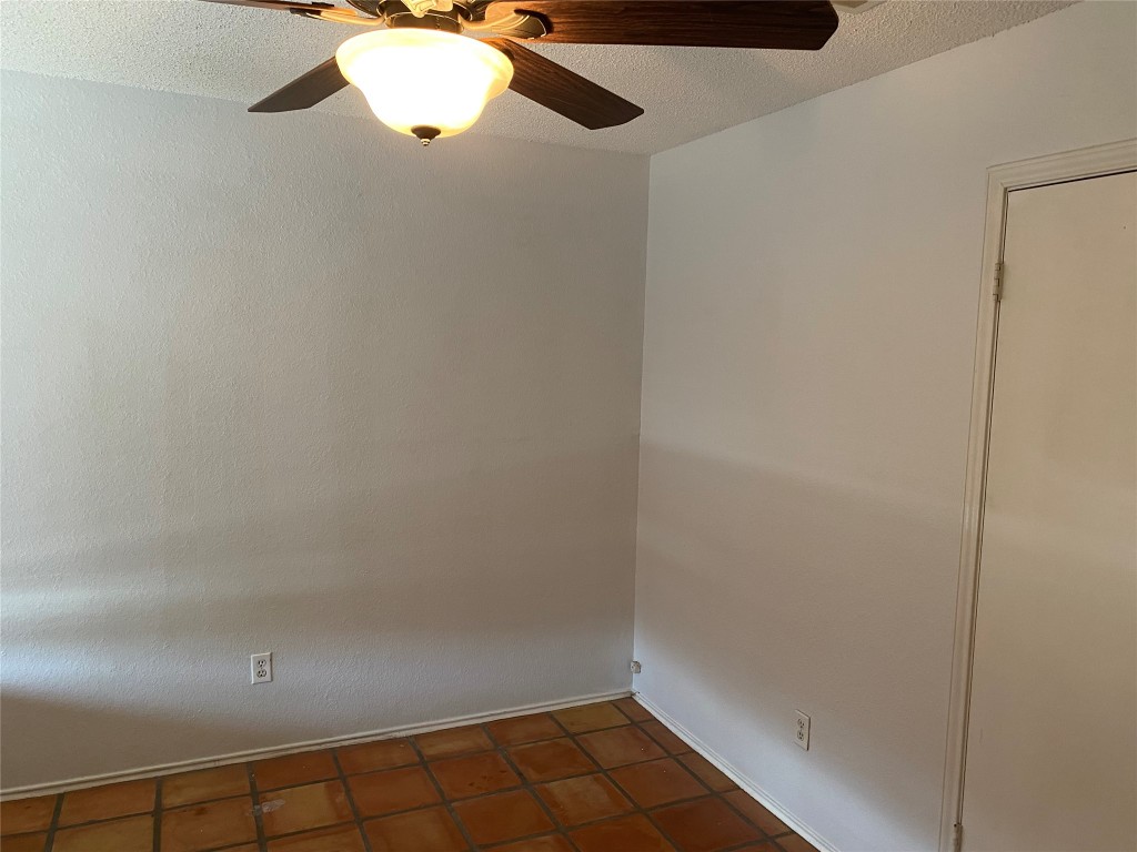 8102 Treehouse Lane Austin, TX 78749 - Photo 9 of 11