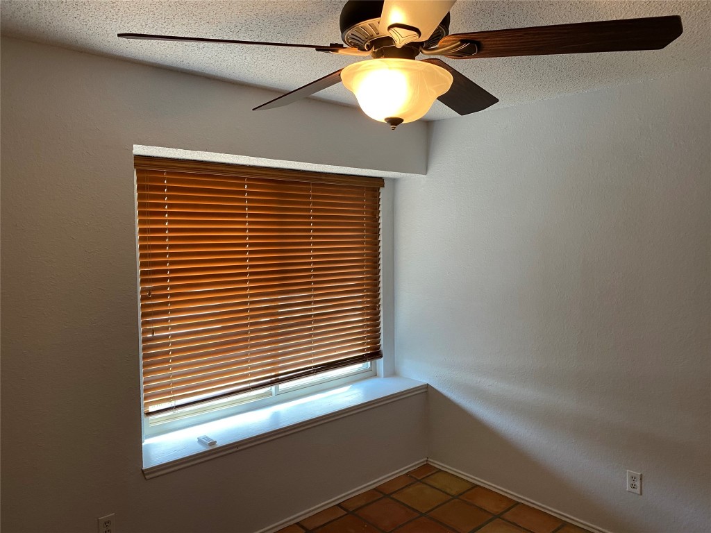 8102 Treehouse Lane Austin, TX 78749 - Photo 10 of 11