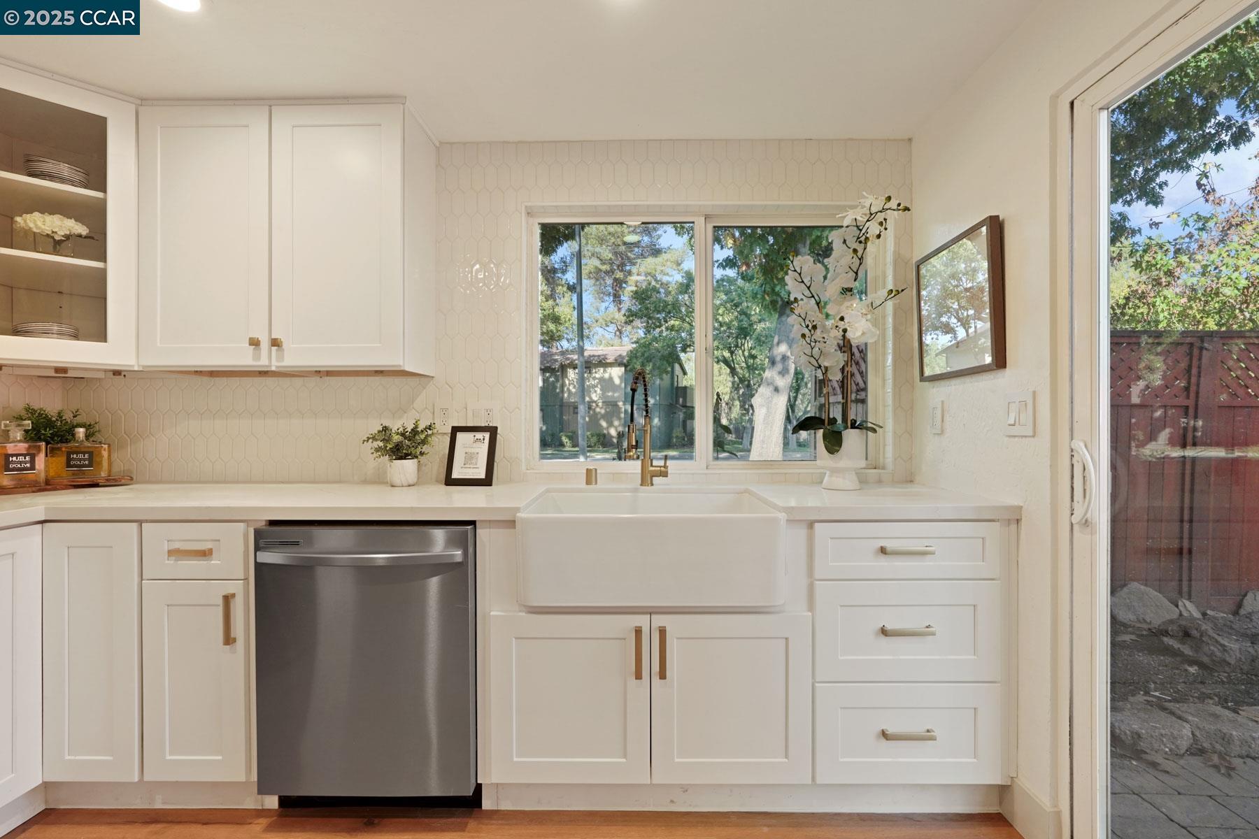 4204 Dubhe Court Concord, CA 94521 - Photo 11 of 39