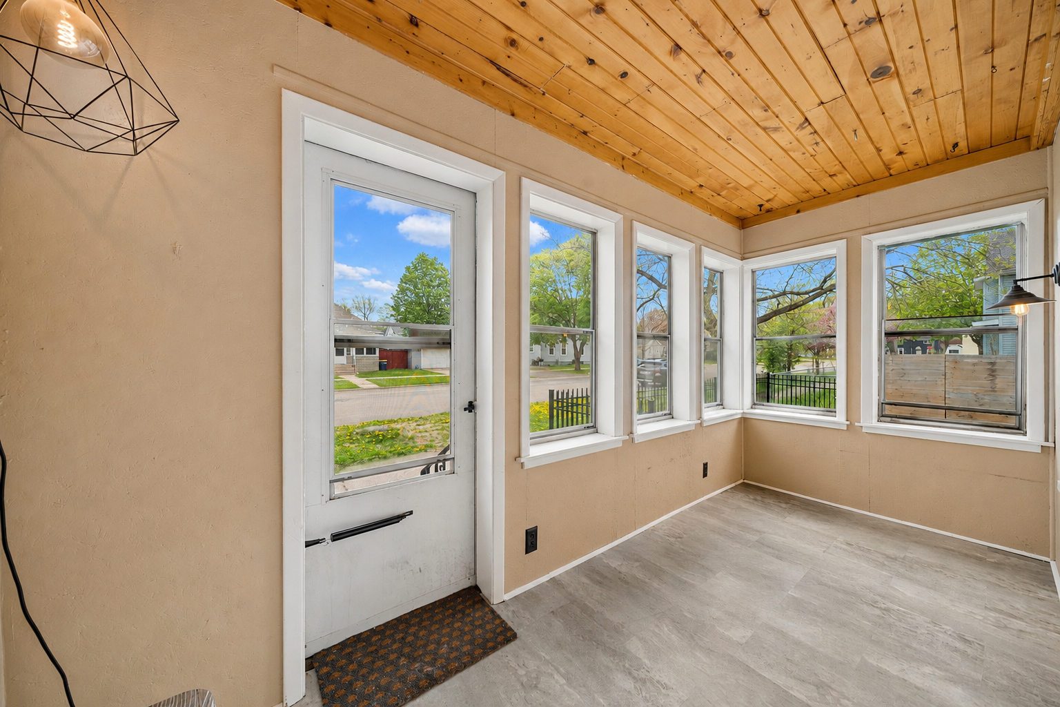 112 7th Avenue Northwest Faribault, MN 55021 - Photo 5 of 28