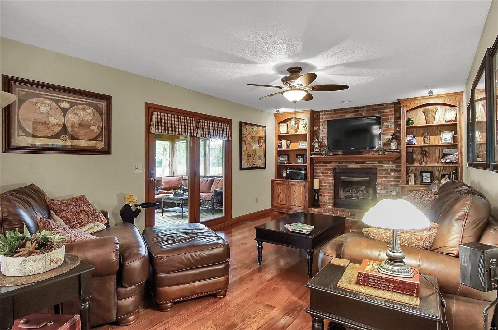 1004 Pine Lake Road Collinsville, IL 62234 - Photo 10 of 25 Gallery Image 10