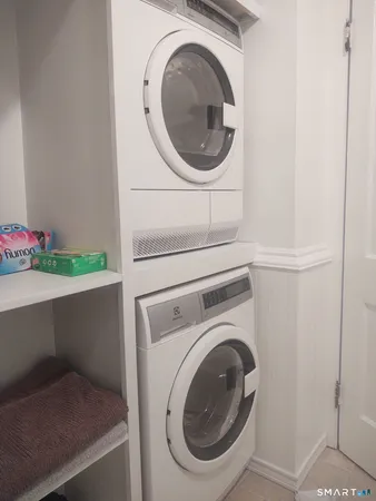 $1,600 | 158 Scofield Avenue, Bridgeport, CT 06605