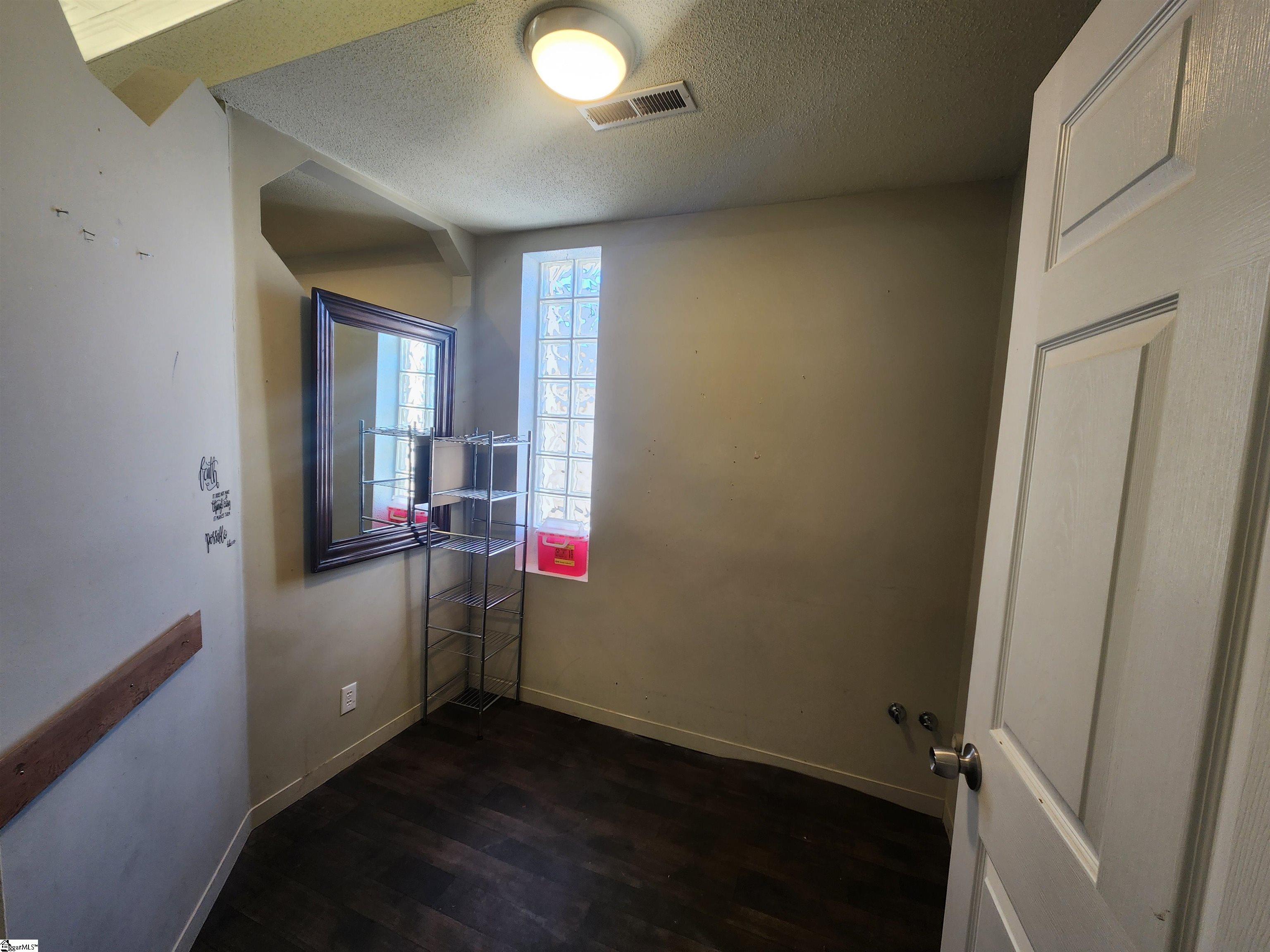607 East Lee Road Taylors, SC 29687 - Photo 13 of 18 Gallery Image 13