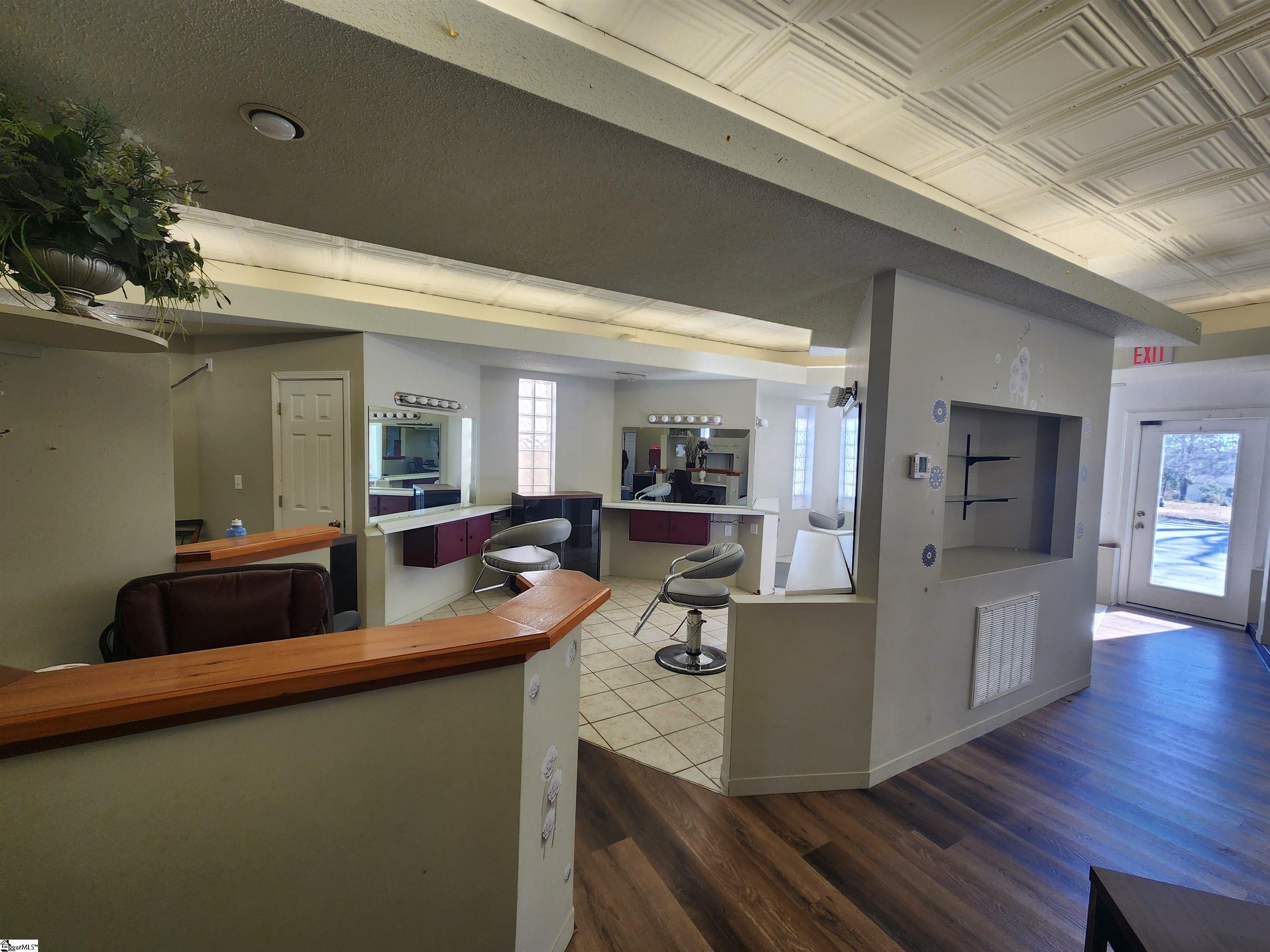 607 East Lee Road Taylors, SC 29687 - Photo 6 of 18 Gallery Image 6
