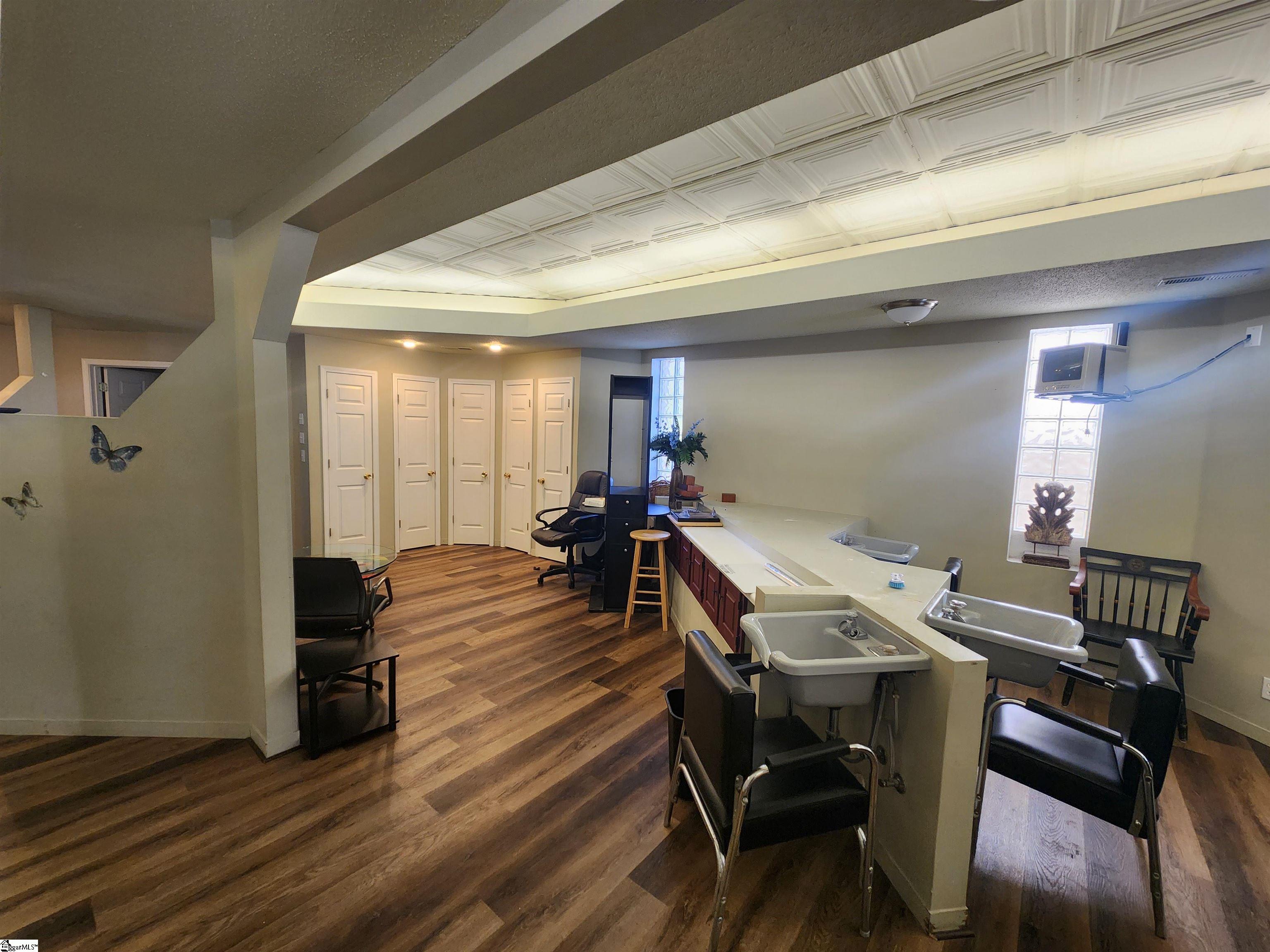 607 East Lee Road Taylors, SC 29687 - Photo 7 of 18 Gallery Image 7