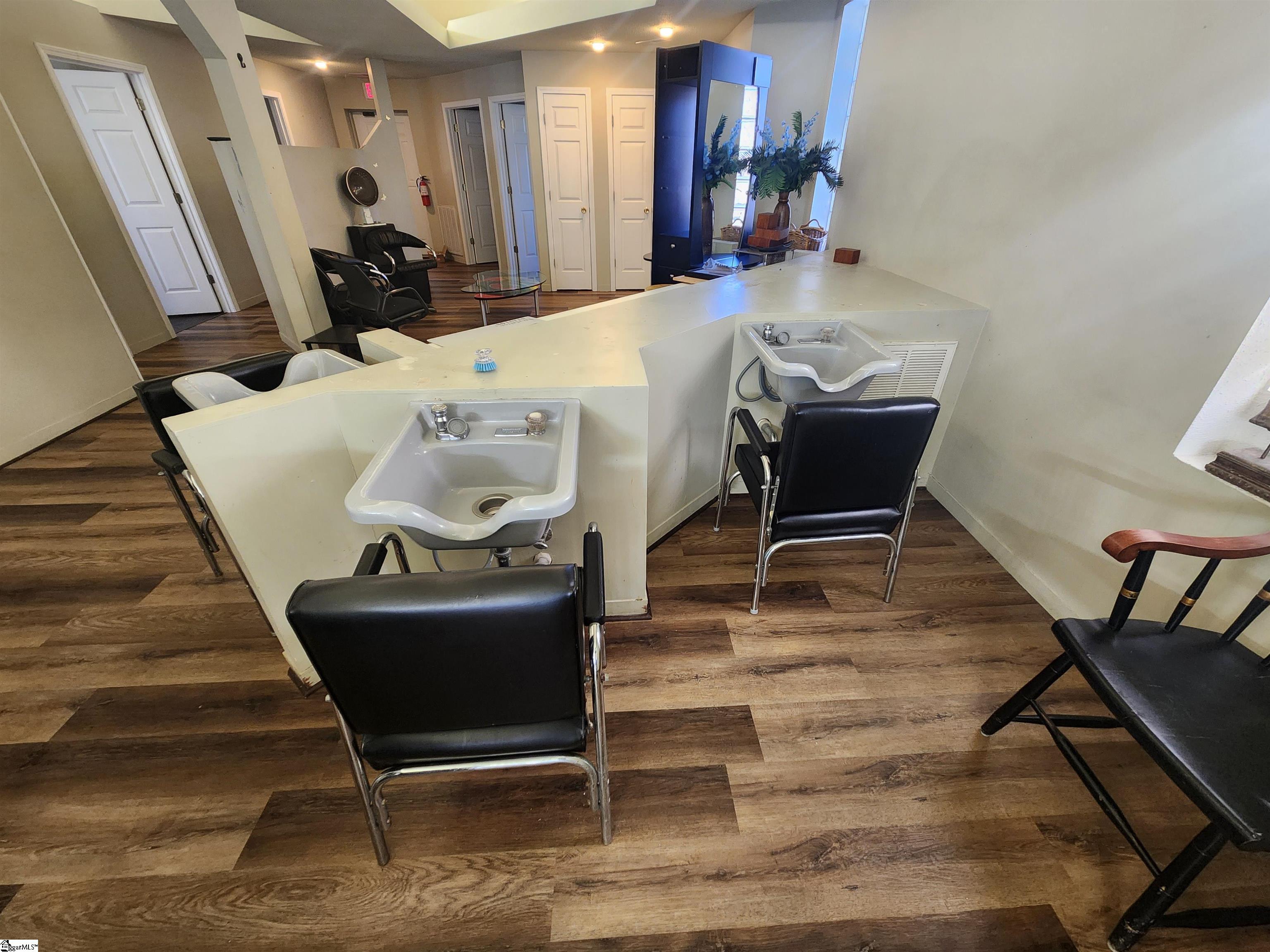 607 East Lee Road Taylors, SC 29687 - Photo 8 of 18 Gallery Image 8