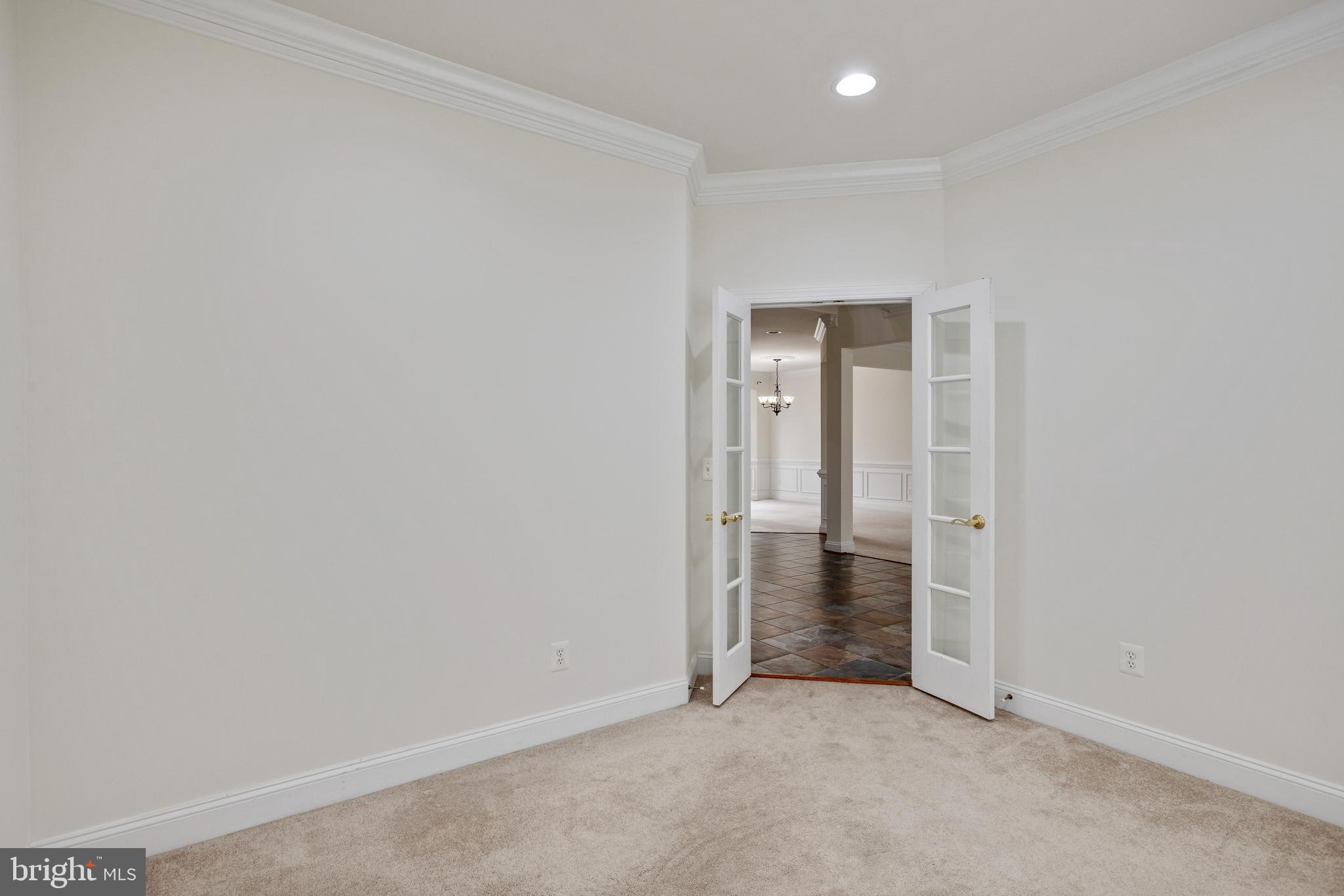 19237 Potomac Crest Drive Triangle, VA 22172 - Photo 18 of 56