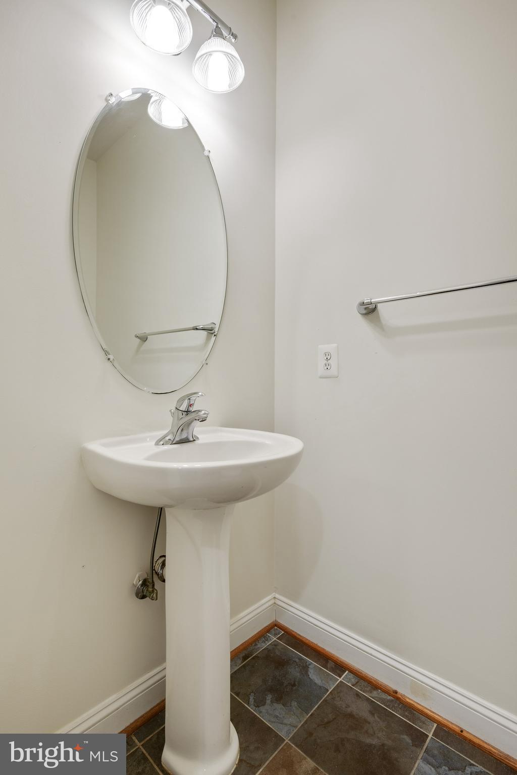 19237 Potomac Crest Drive Triangle, VA 22172 - Photo 24 of 56