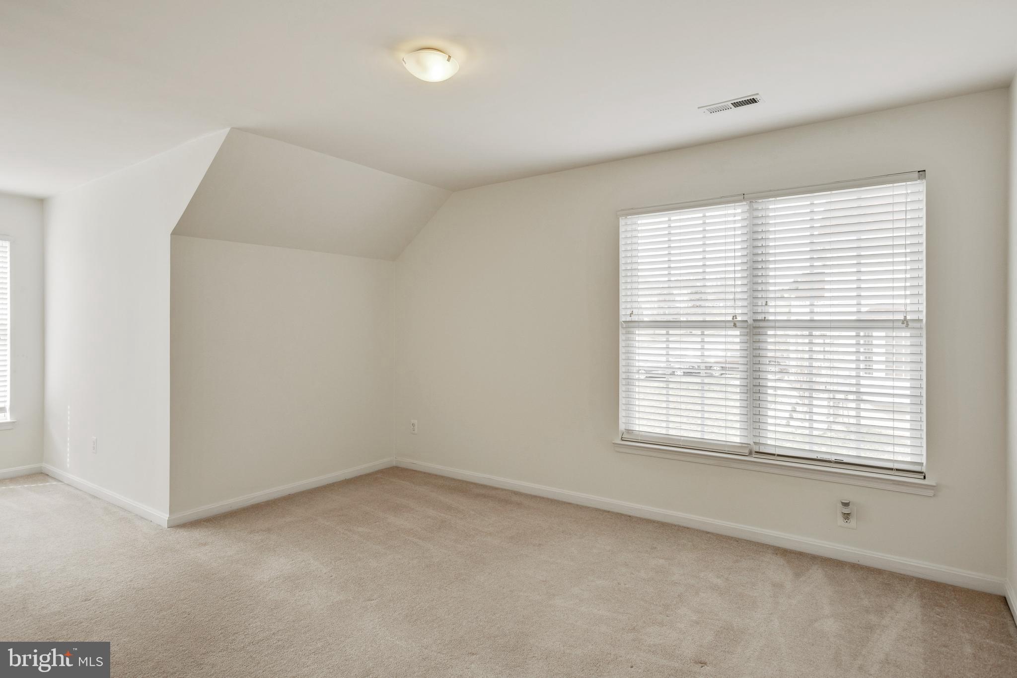 19237 Potomac Crest Drive Triangle, VA 22172 - Photo 25 of 56