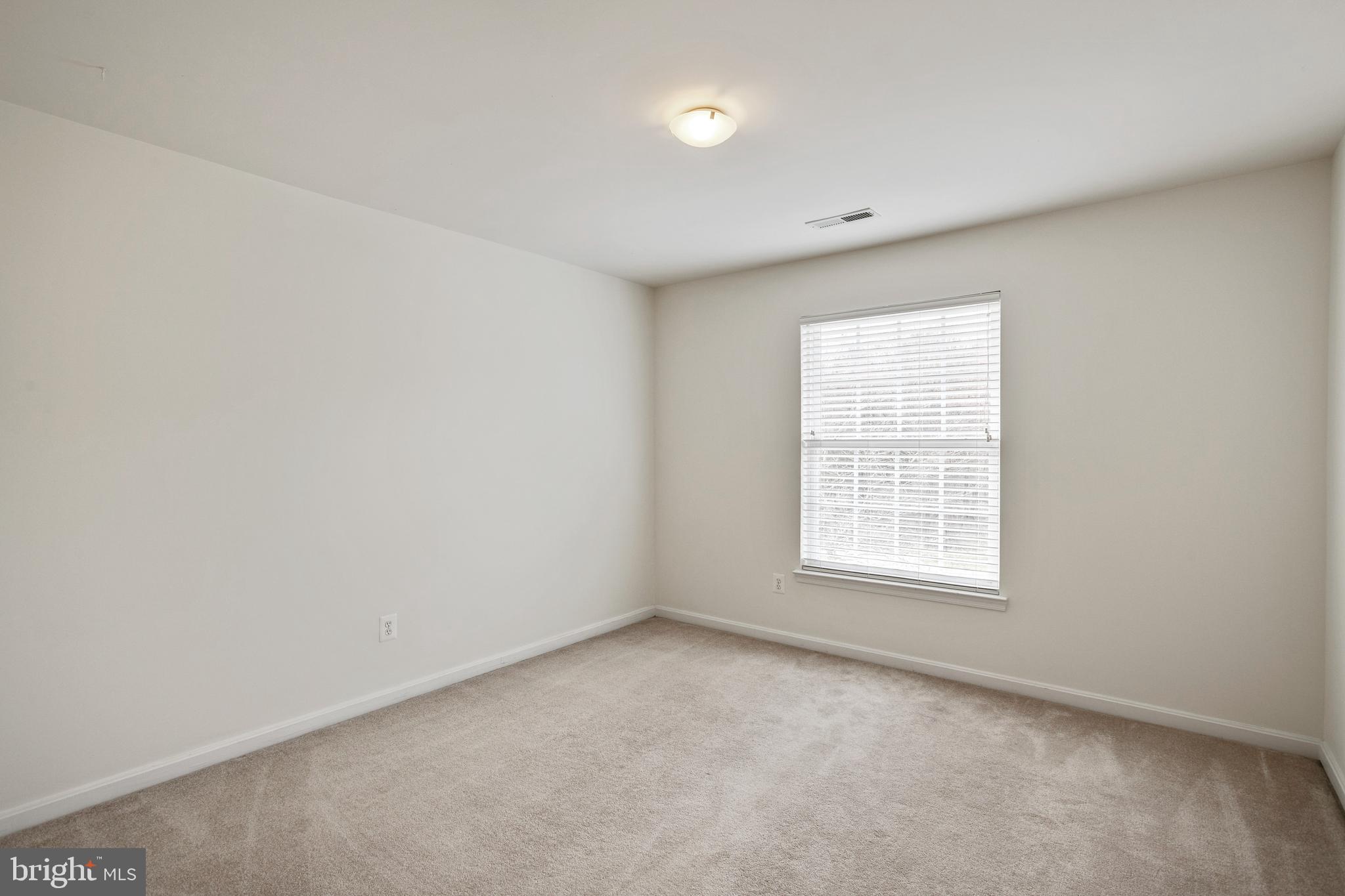 19237 Potomac Crest Drive Triangle, VA 22172 - Photo 32 of 56