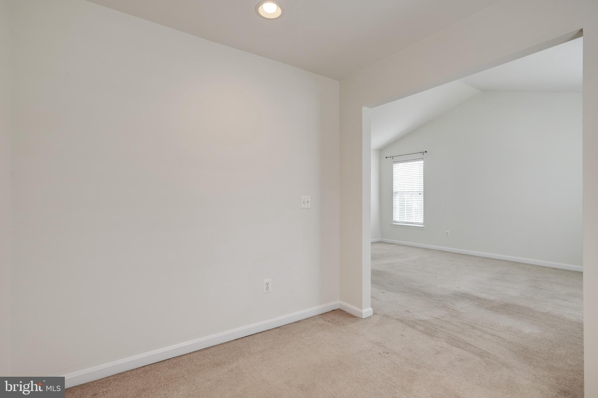 19237 Potomac Crest Drive Triangle, VA 22172 - Photo 37 of 56